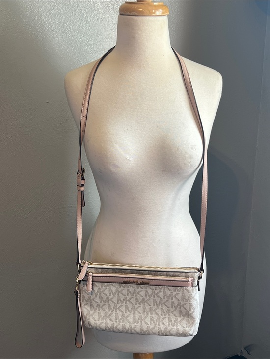 Michael Kors Handbags - Michael Kors Blush Pink Logo Crossbody with Gold Hardware